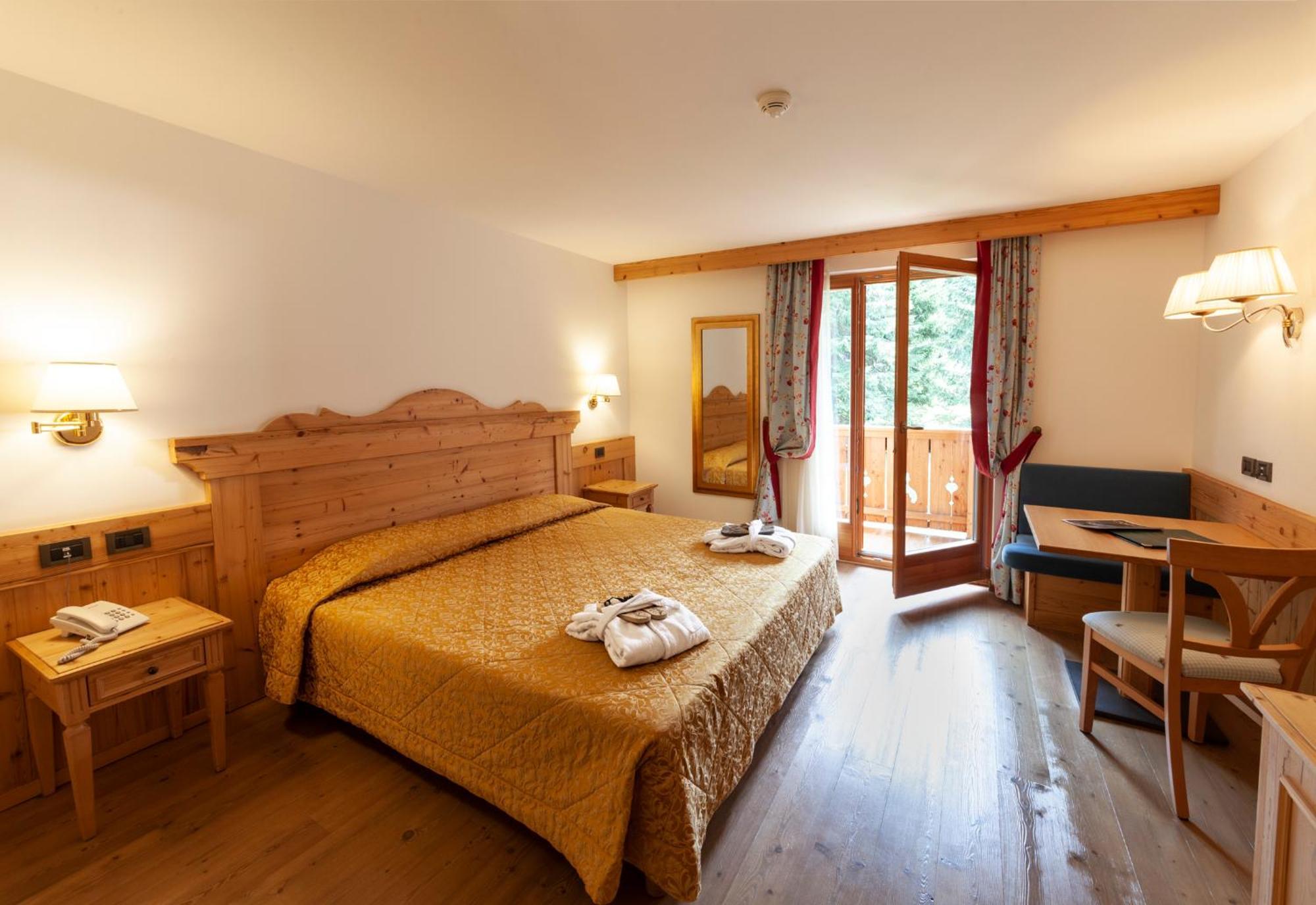 Hotel Campiglio Bellavista Madonna Esterno foto